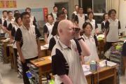 用望远镜看黑板的男孩被清华录取 为追梦人点赞！